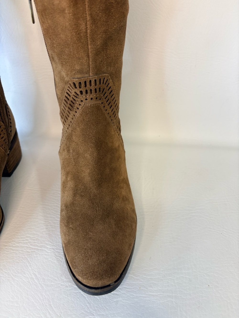 NEW Vince Camuto Karinda Over-the-Knee Boots Suede Size 6 - Picture 3 of 11